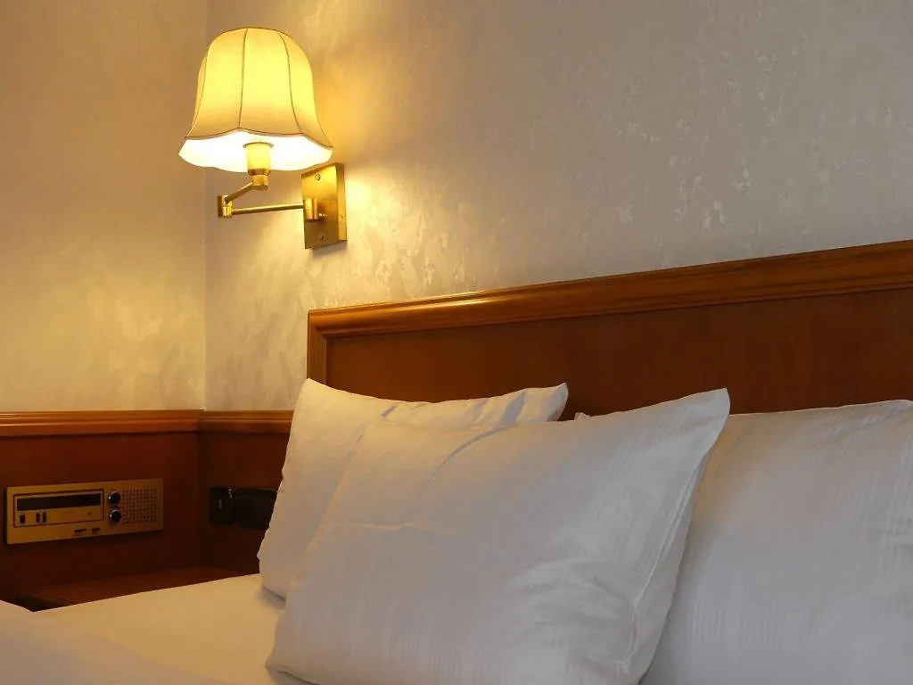 Appartel Am Dom Cologne Hotel