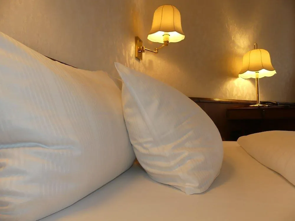 Hotel Appartel Am Dom Cologne